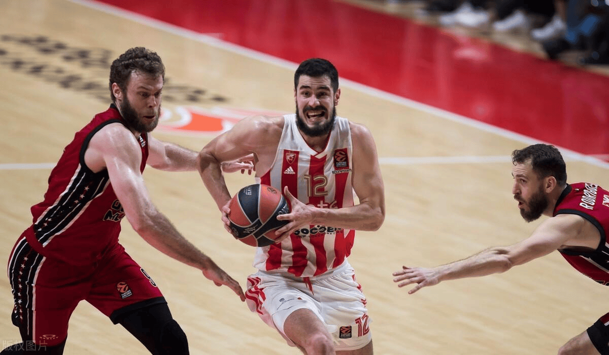 武汉三镇迎欧篮联关键赛，赛前绝杀压哨，态度坚定，临场指挥获称赞的简单介绍