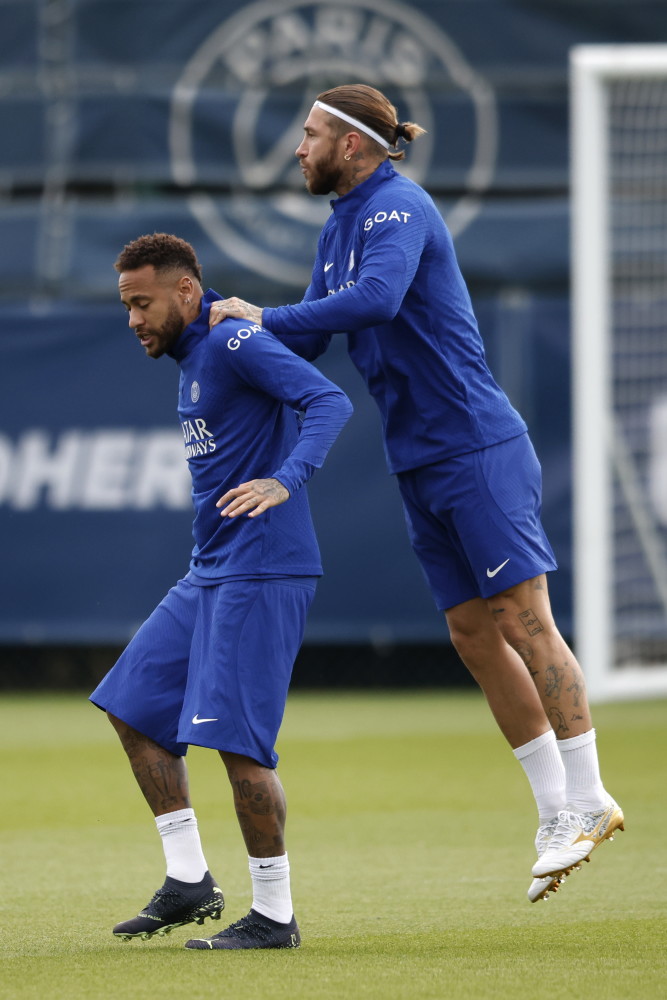 萨克拉门托国王发布备战花絮;冲刺阶段止住颓势;欧冠任务艰巨;身体对抗强度拉满的简单介绍 萨克拉门托国王发布备战花絮;冲刺阶段止住颓势;欧冠任务艰巨;身体对抗强度拉满的简单介绍