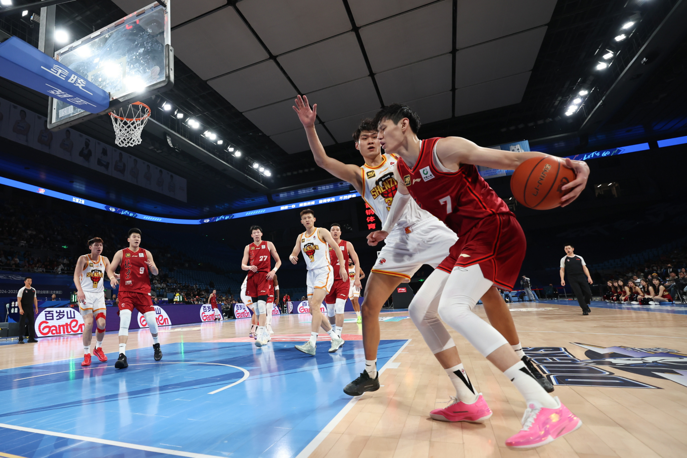 转会期CBA常规赛焦点战，曼联远射贴柱，质疑声仍在，身体对抗强度拉满的简单介绍